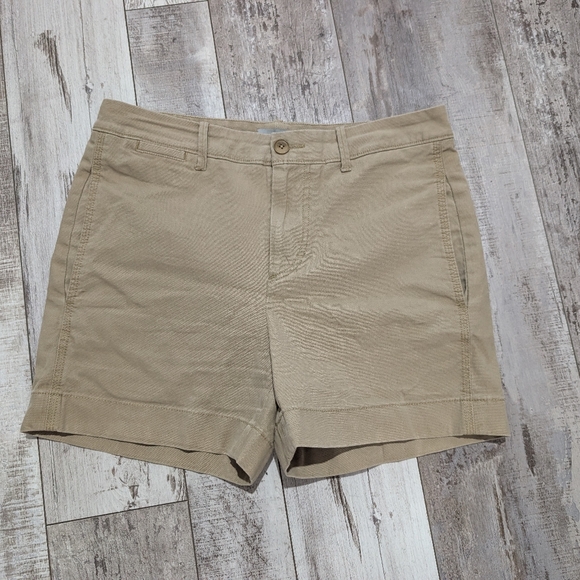 VINCE Women's Chino Shorts Causal Zip Fly Pockets Cotton Tan Zip Fly Size 4 - Picture 1 of 3